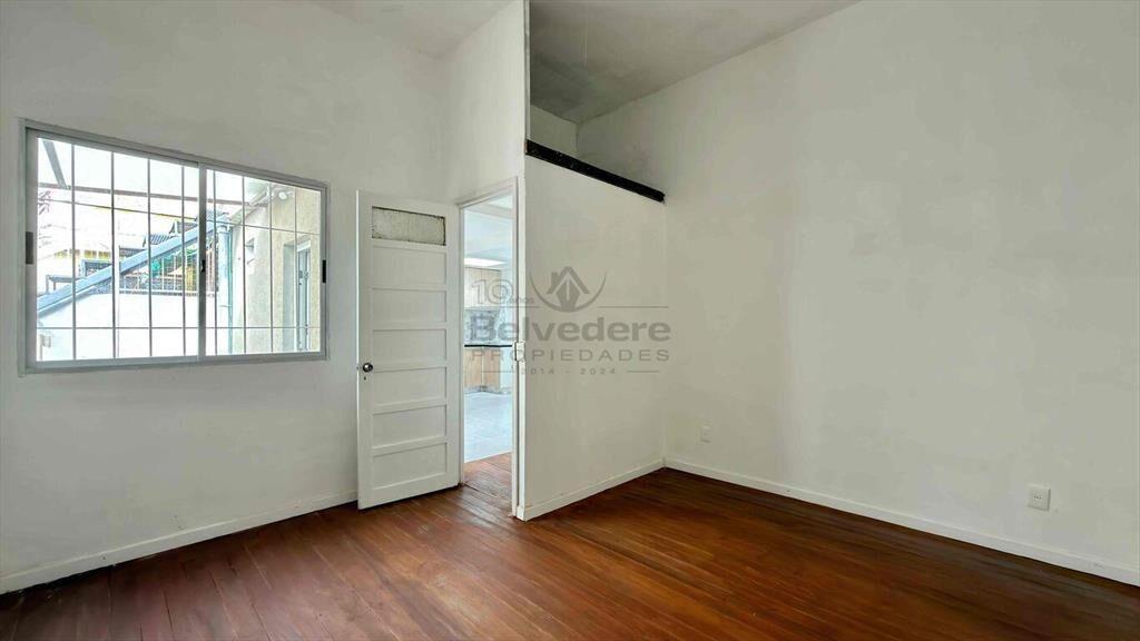 Apartamento reciclado dos dormitorios Cerro Ref. 203