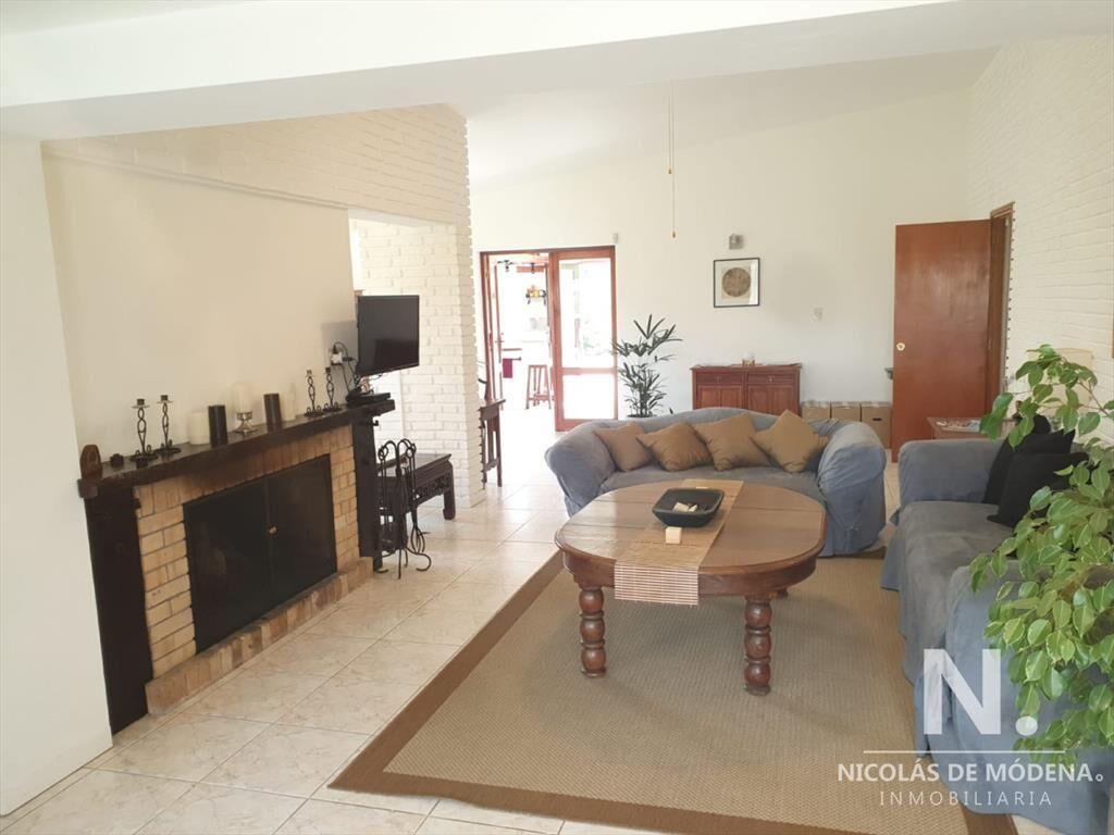 Casa en Alquiler Anual, Pinares a pasos del mar, Punta del