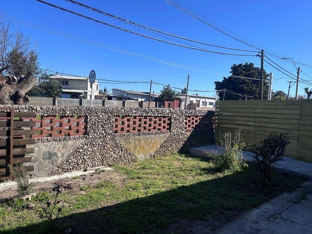 Venta de casa y apartamento en Barros Blancos