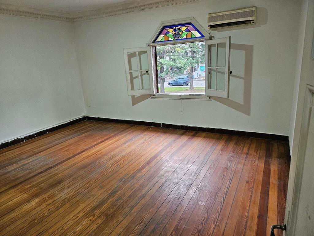 Alquiler de casa para empresa en Parque Batlle. Sobre Av. I
