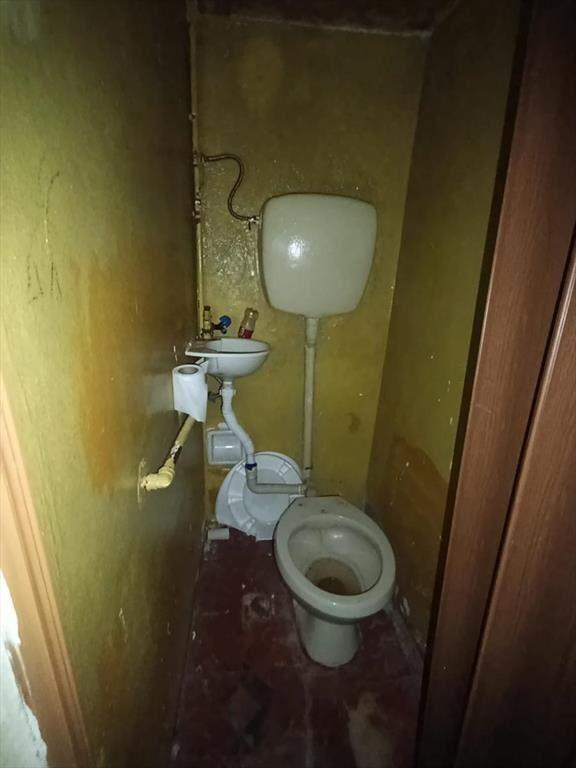 Casa a pasos de 8 de octubre y con servicios cercanos y loc