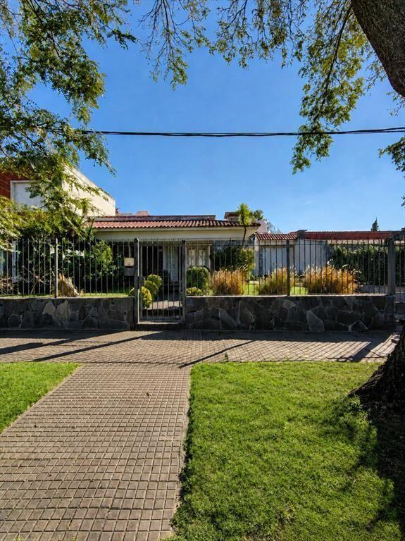 Alquilo casa 4 dormitorios en Punta Gorda