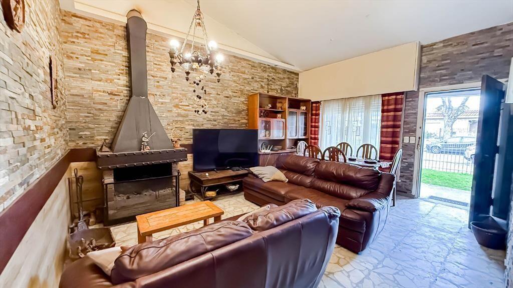 VENTA CASA 2 DORM Y GALPON PRÓXIMO ANTEL ARENA