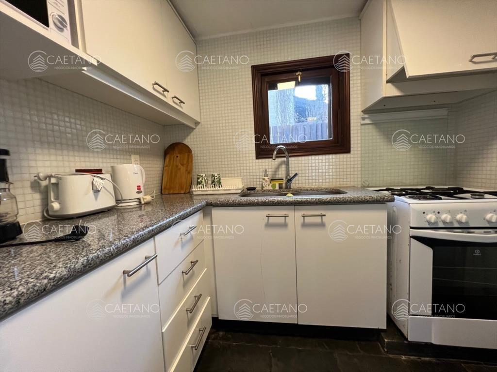 CASA EN ALQUILER 2 DORMITORIOS BARRIO PRIVADO PARQUE PINARE