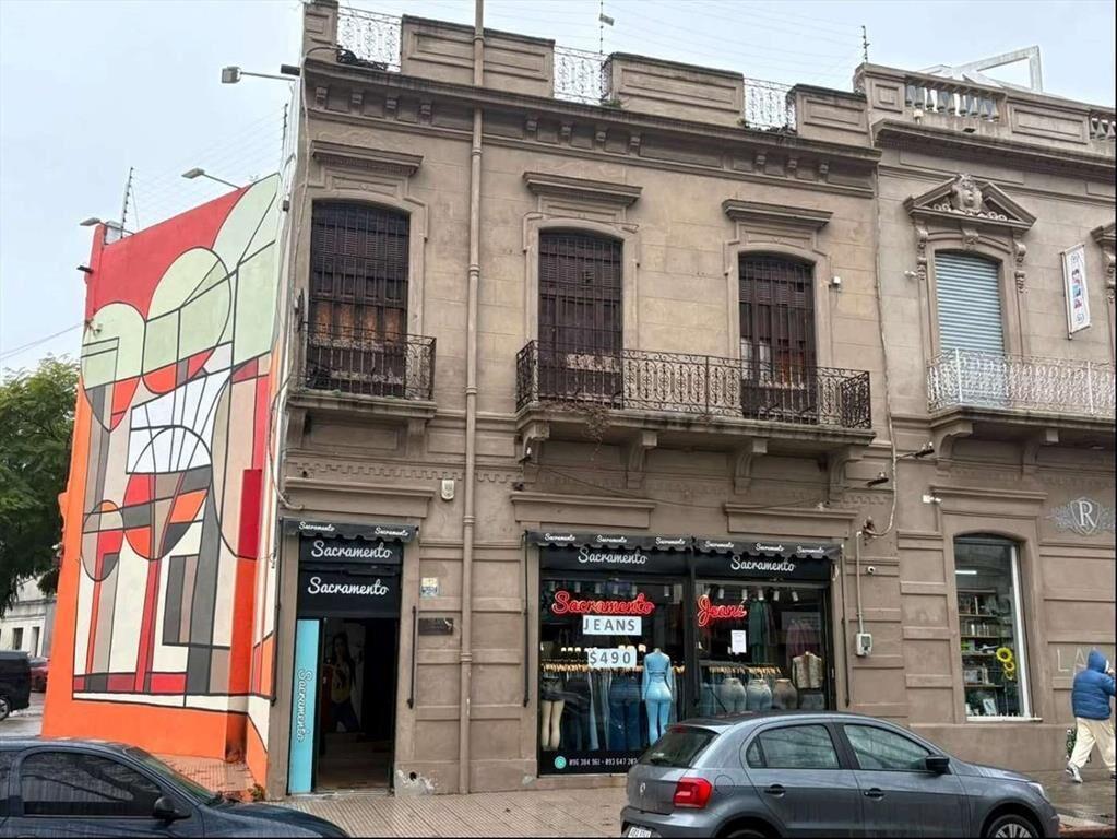 ALQUILER Local comercial de 250m2 sobre Arenal Grande ideal