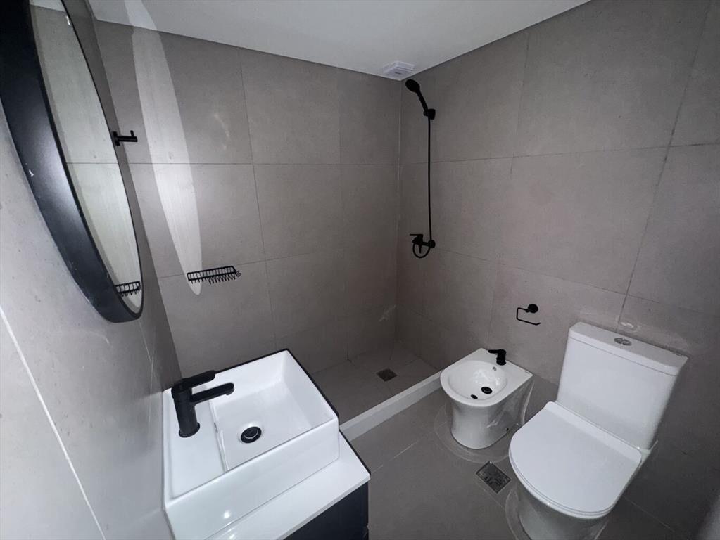 APARTAMWENTO DE 1 DORMITORIO EN EDIFICIO QUE SE DESTACA POR