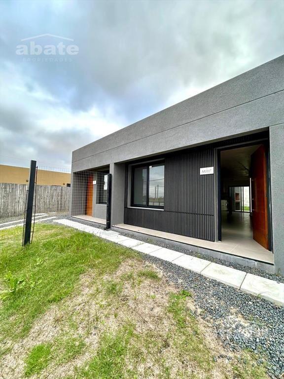 Venta casa de 3 dormitorios, dos baños a estrenar en Lagoma