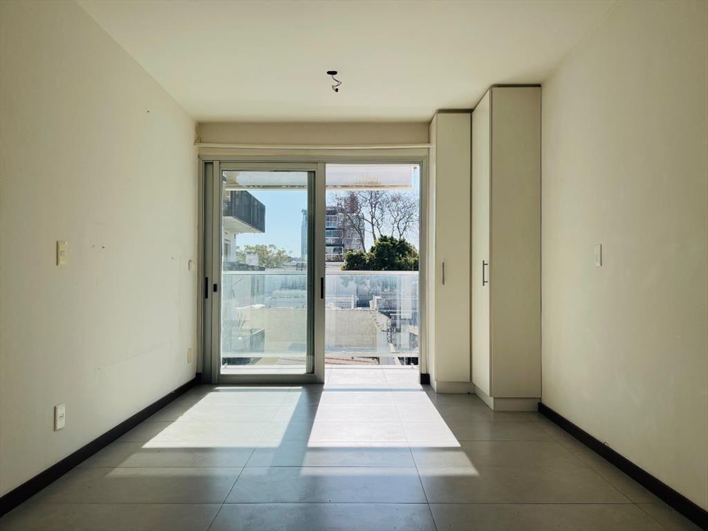 Apartamento en Alquiler en Buceo Monoambiente Semi Equipado