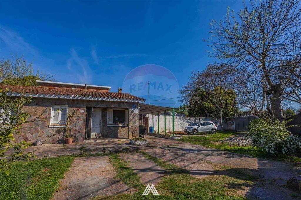 CASA EN LEZICA , GRAN POTENCIAL