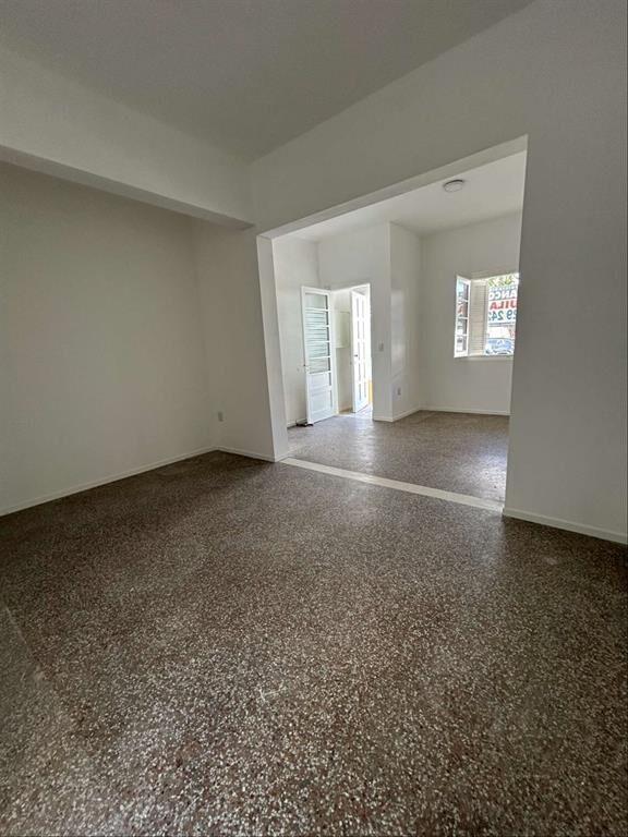 ¡Casa al Frente con 2 Patios en Parque Batlle! Muy Amplia y
