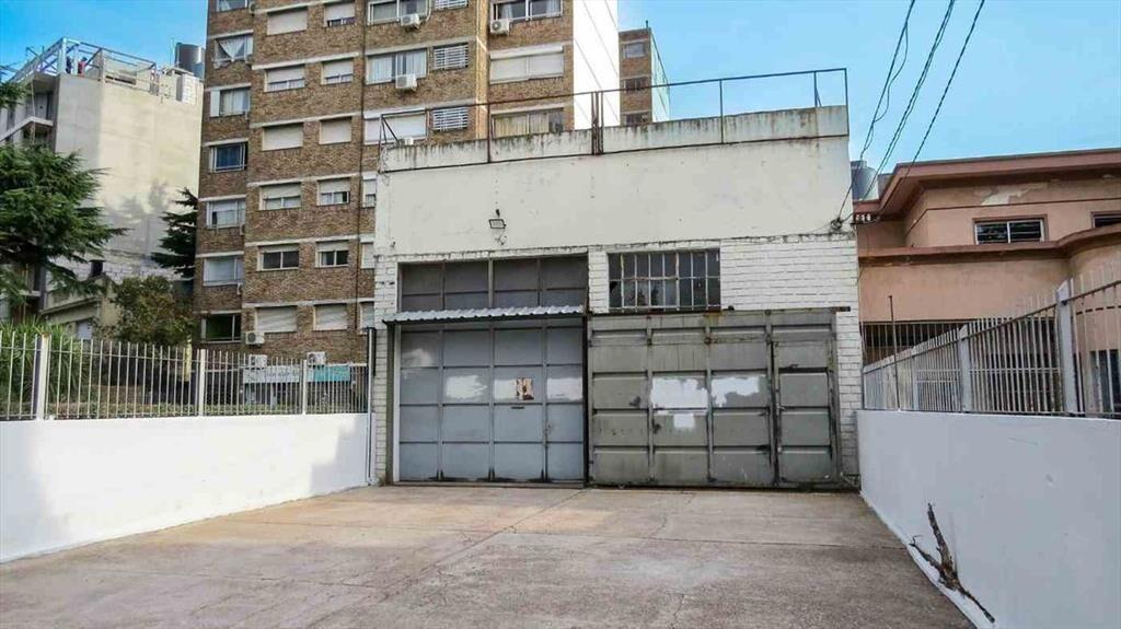 Alquiler depósito en La Blanqueada sobre avenida