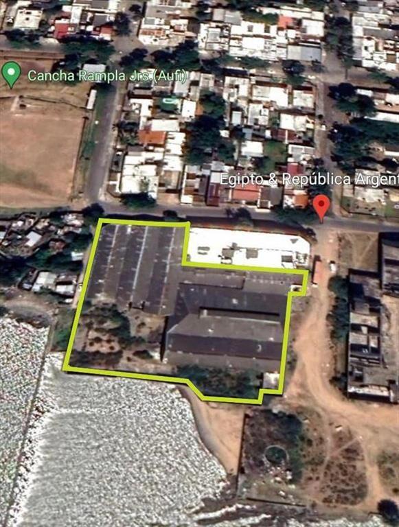 Rambla de Cerro de Montevideo, 2000 m2 llanos en una planta