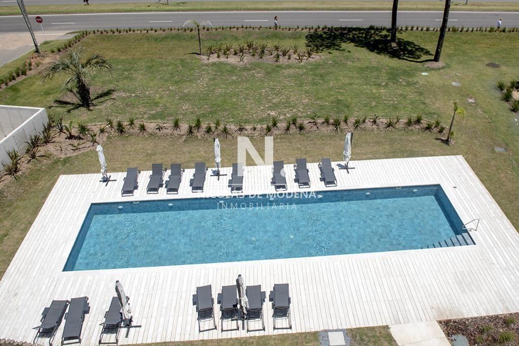 Alquiler en Primera Línea en Pinares: Exclusivo Apartament