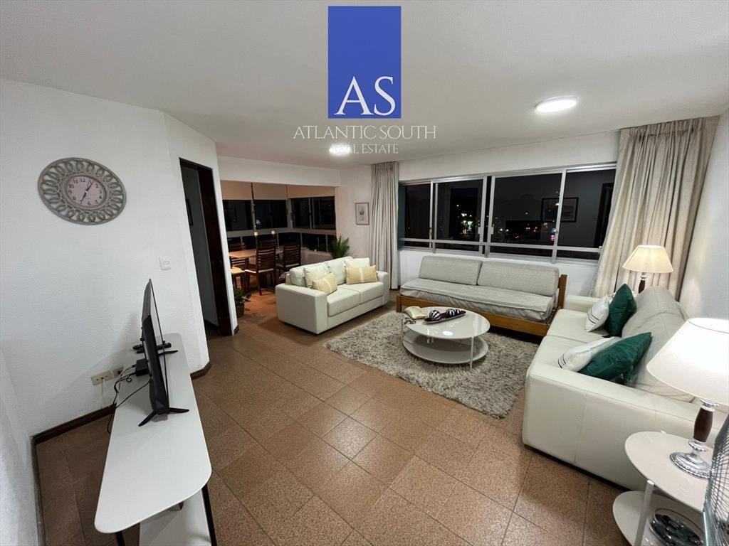 Vende apartamento de 2 dormitorios con terraza y