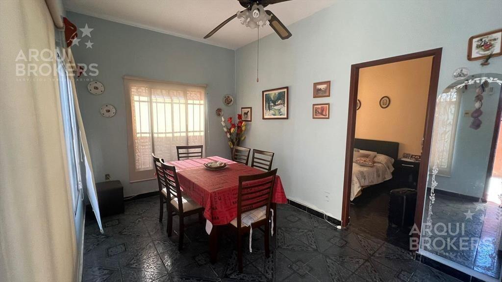 Casa de dos dormitorios en venta en Jardines del Hipódromo