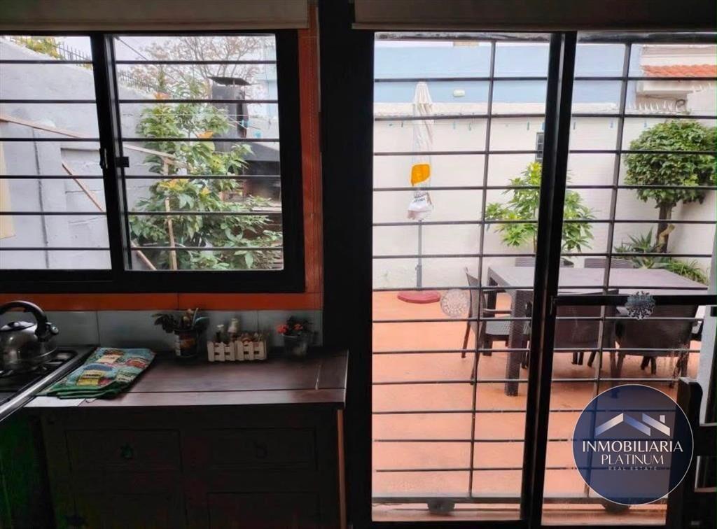 Casa en venta c/ cochera en Cerrito