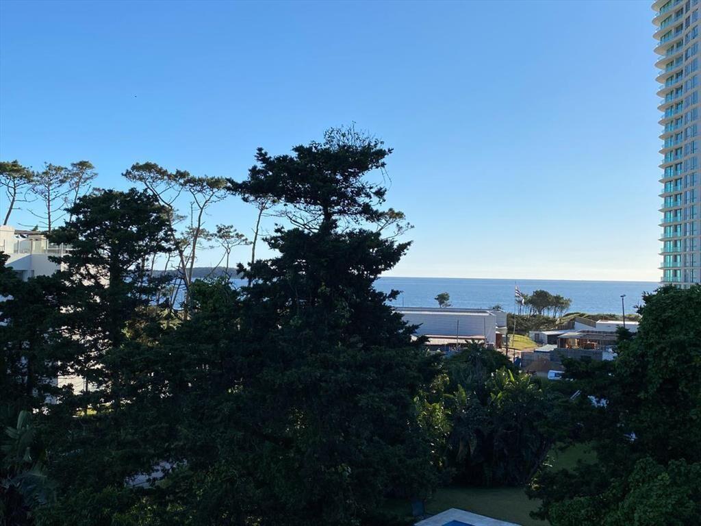 Gran Pent House, proximo a playa mansa, parada 16, vista al