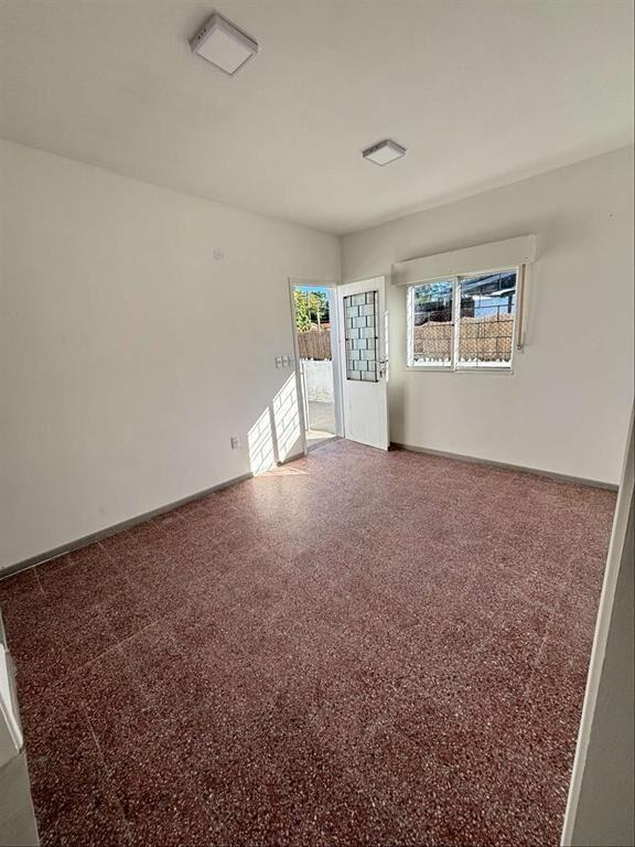 VENTA casa Shangrilá Sur 2 dormitorios patio entre Rambla y
