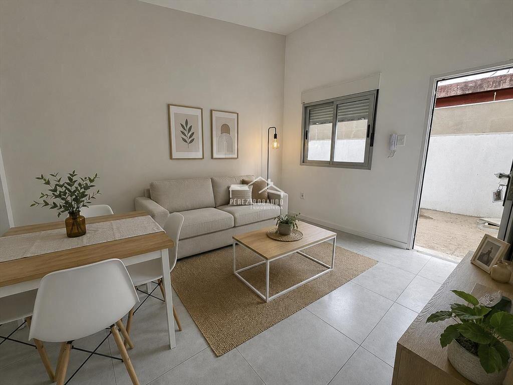 Alquiler apartamento de 1 dormitorio, planta baja- Carrasco