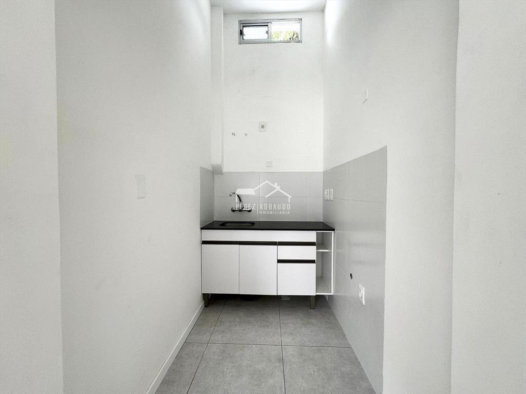 Alquiler apartamento de 1 dormitorio, planta baja- Carrasco