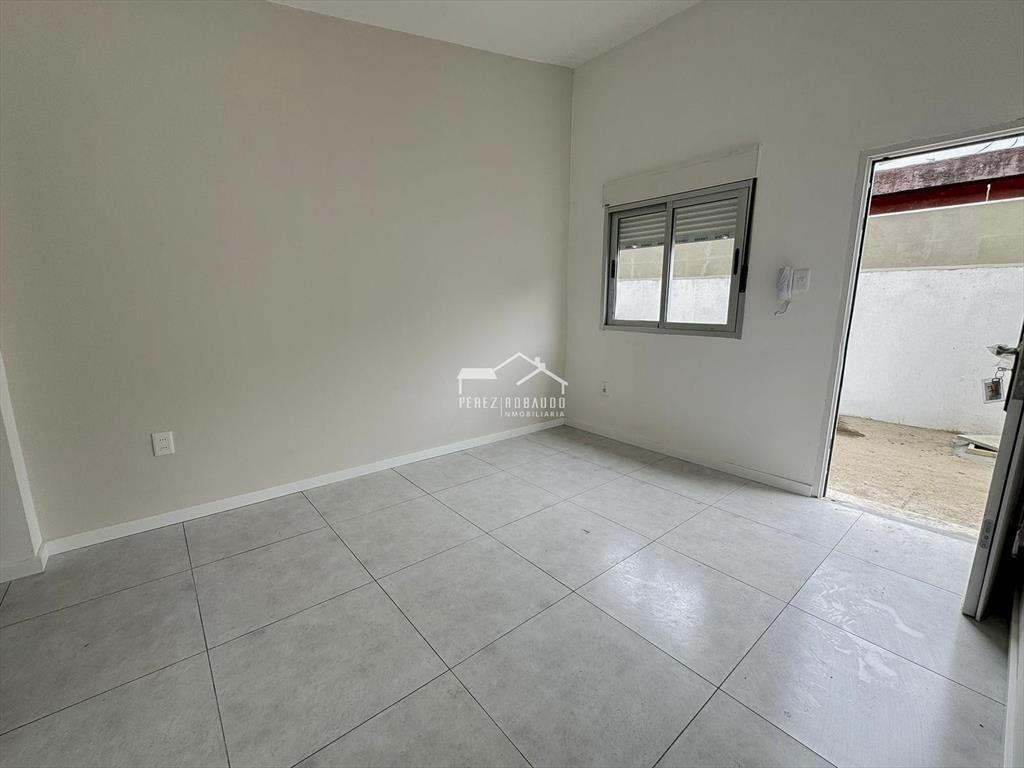 Alquiler apartamento de 1 dormitorio, planta baja- Carrasco