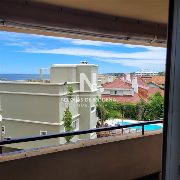 Vende apartamento de 3 Dormitorios en Pinares Punta del Est