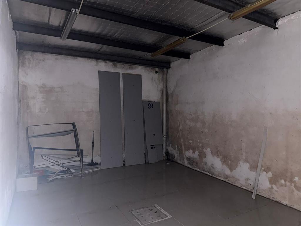 18 de julio entre Maldonado y Sarandi, 105 m2 , 3 mts de fr