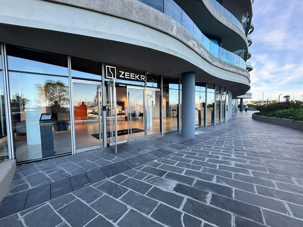CASATROJA VENTA LOCAL COMERCIAL CON RENTA EN FORUM