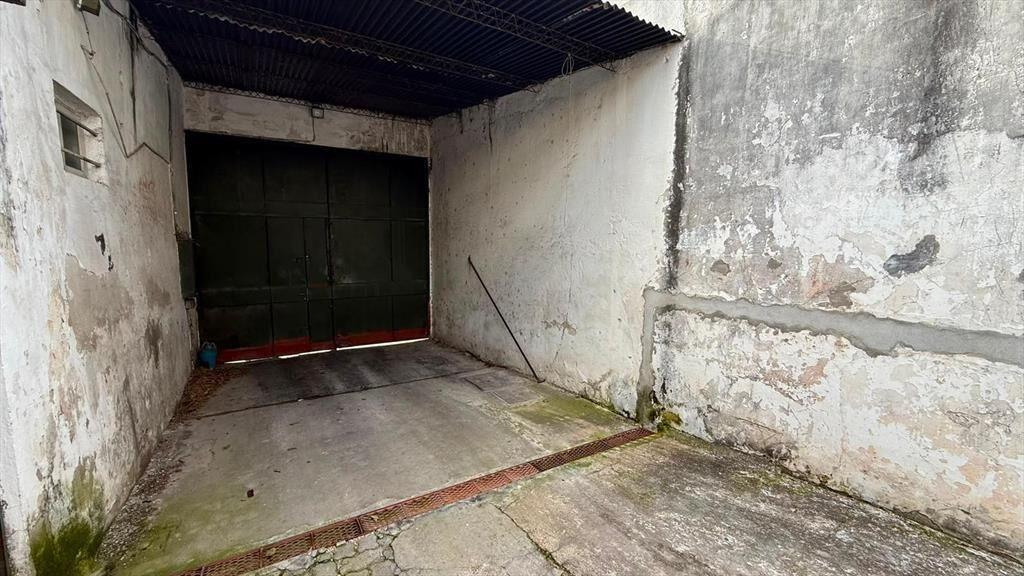 Proximo Gral Flores y Propios, deposito   Oficinas, 330 m2,