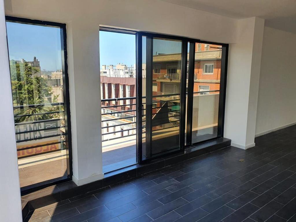 PLAZA ZABALA PISO 8