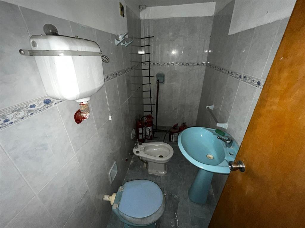 República esq. Arenal Grande, 35 m2 de salon, 5 mts de fren