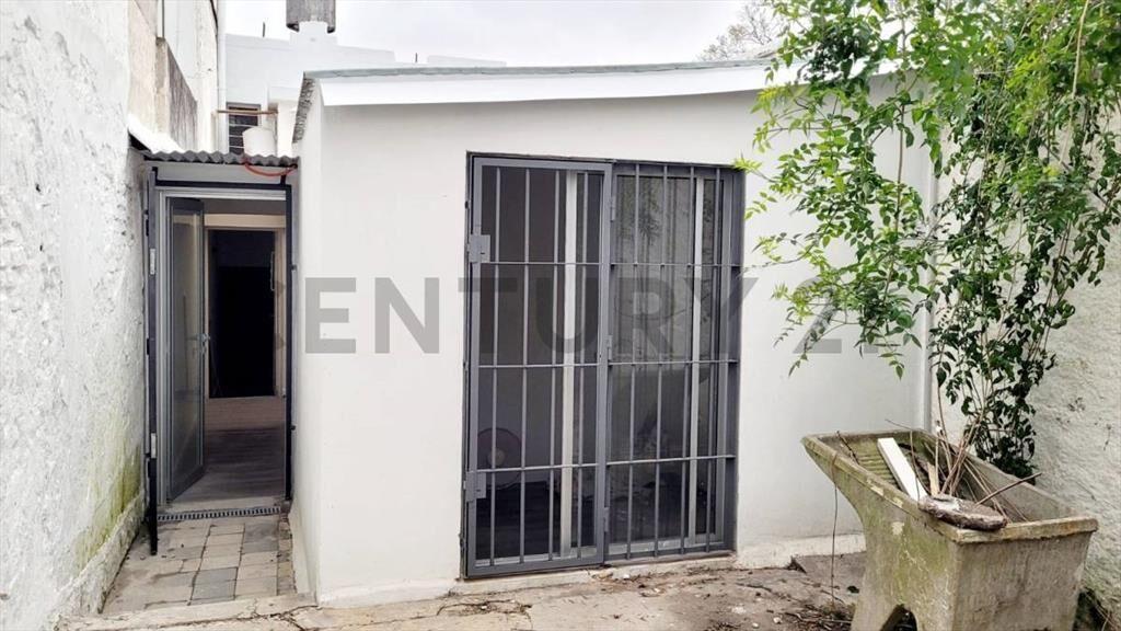 ALQUILER APARTAMENTO REDUCTO 1 DORMITORIO CON FONDO Y PAR...