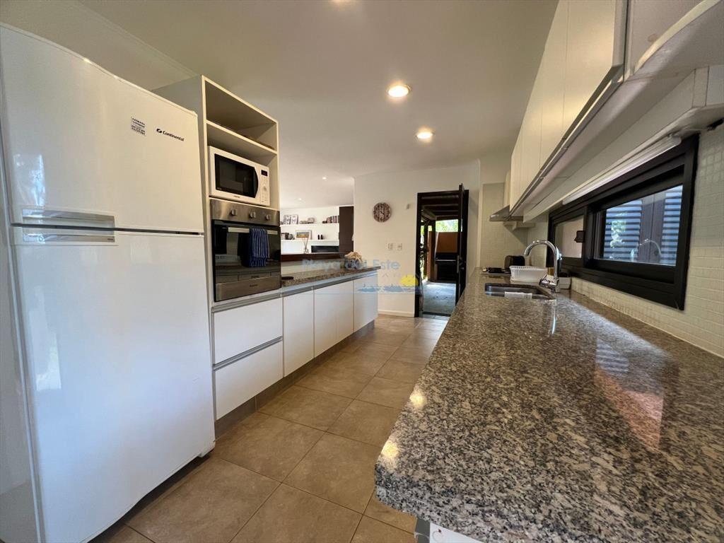 Alquiler anual y venta casa 2 dormitorios en