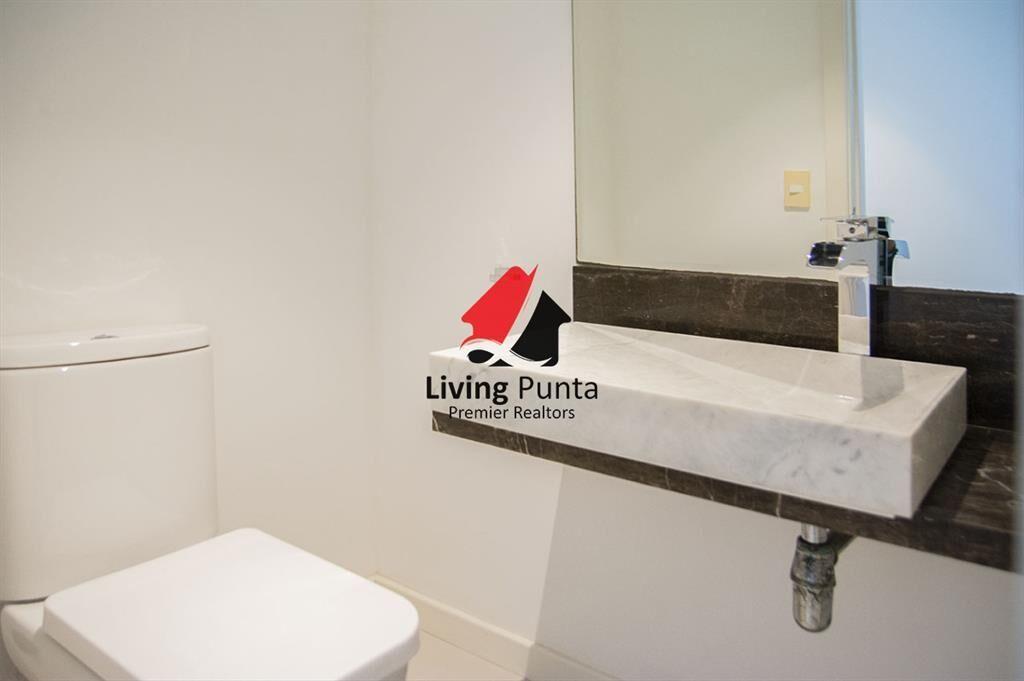 Departamento de 2 suites + depedencia en venta al