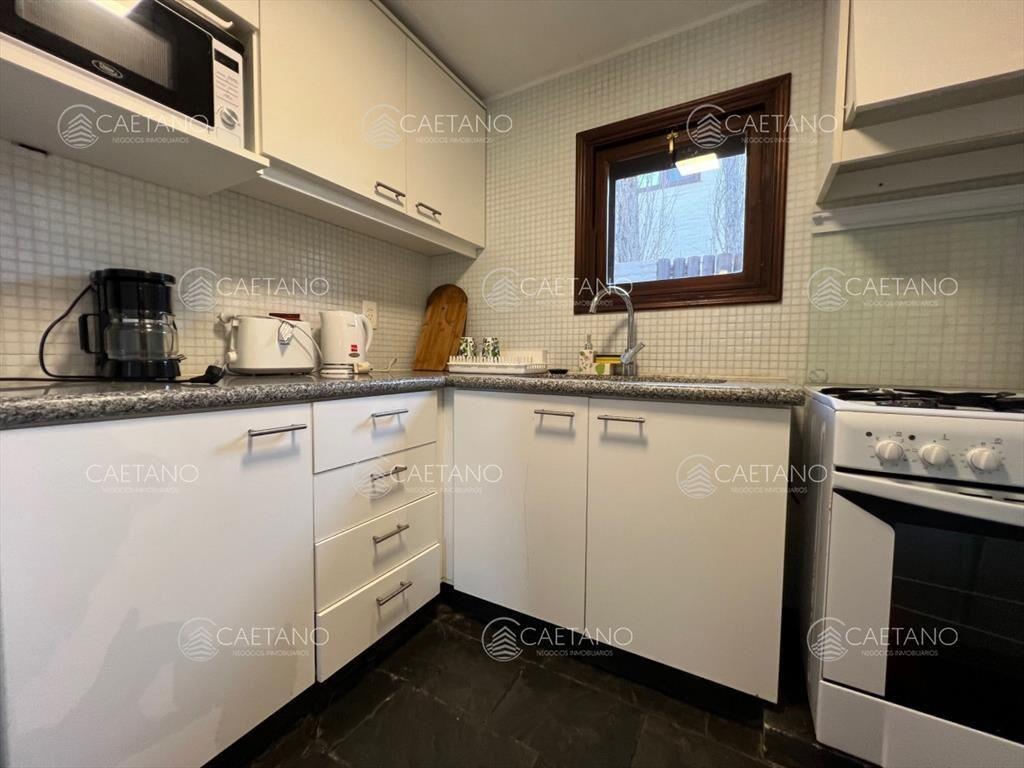 CASA EN ALQUILER 2 DORMITORIOS BARRIO PRIVADO PARQUE PINARE
