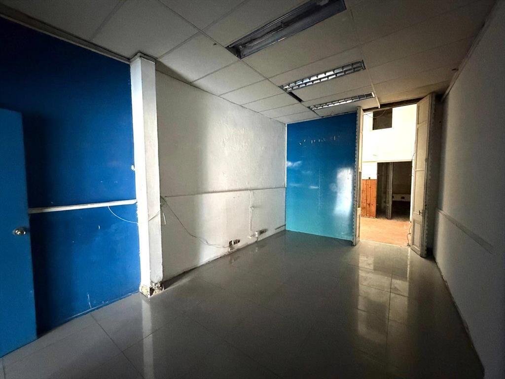 Alquiler de Local comercial en Avd. Agraciada con 80 Mts2 en