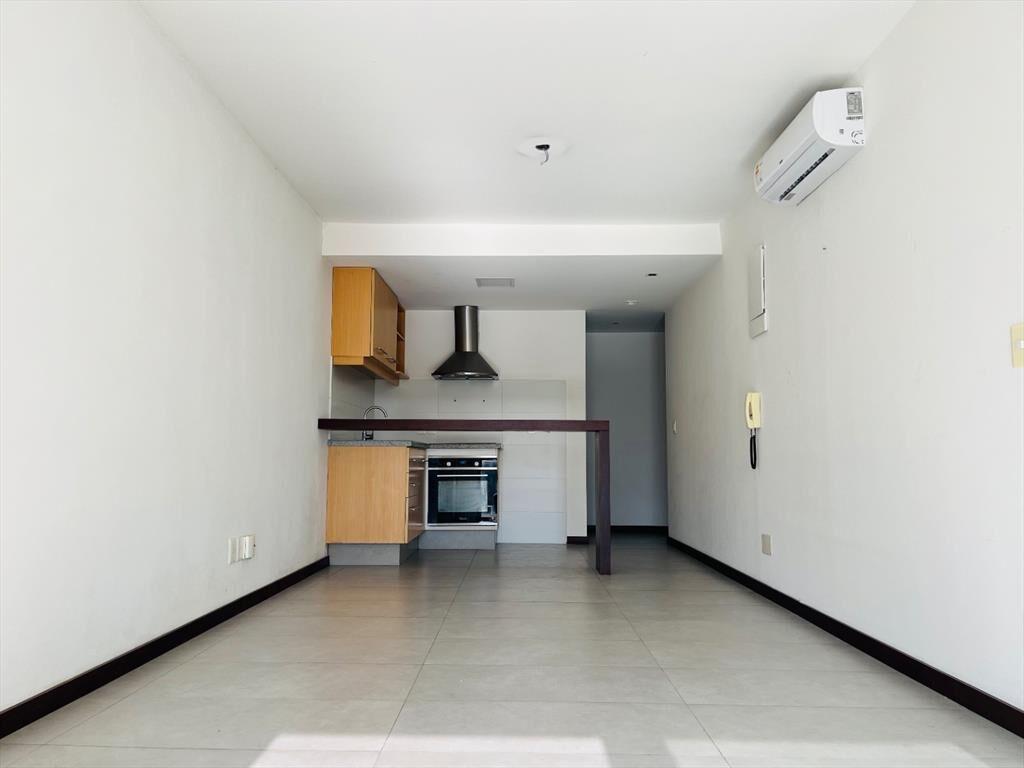 Apartamento en Alquiler en Buceo Monoambiente Semi Equipado