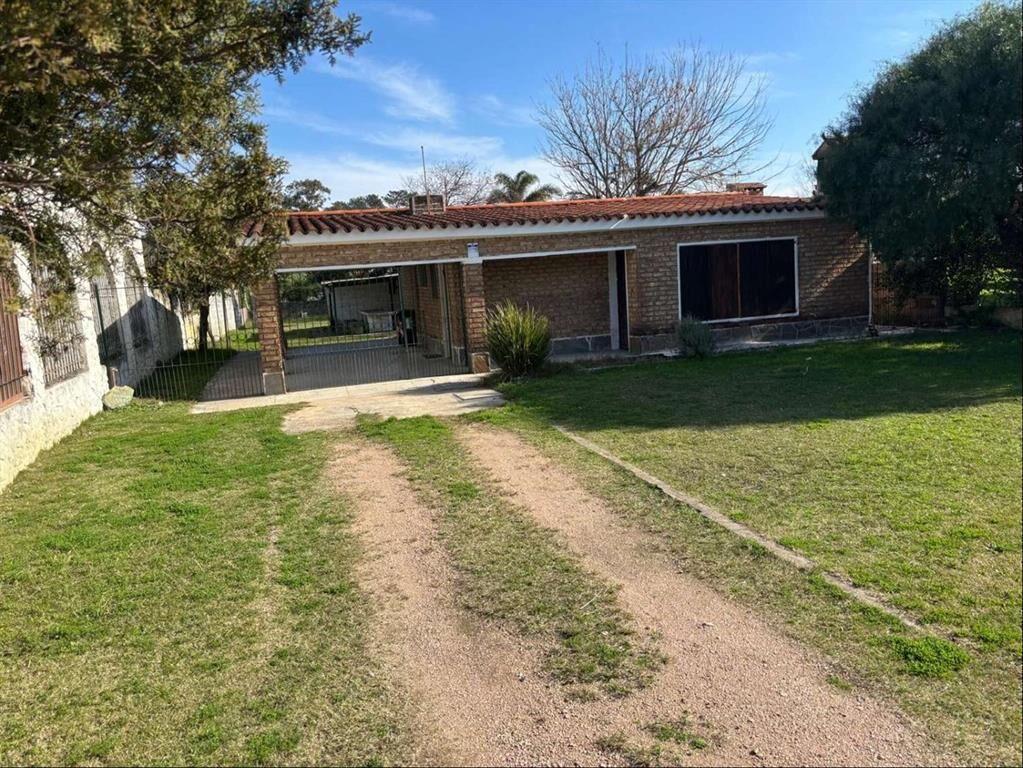 CHALET SUPERSOLIDO EN HERMOSA UBICACIÓN! Lomas de Solymar A