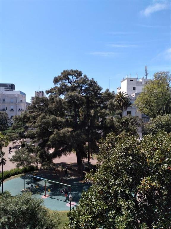Plaza Zabala esquina Washington