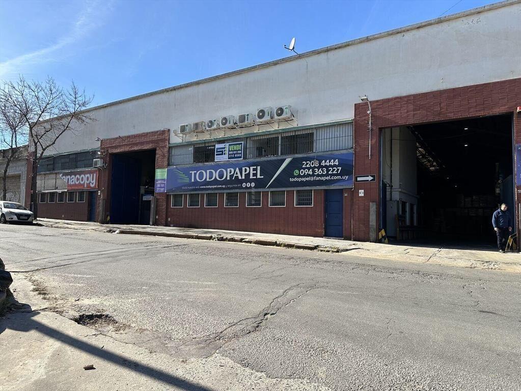 Venta Local Industrial en Aguada Gral. Farías 4.217 metros