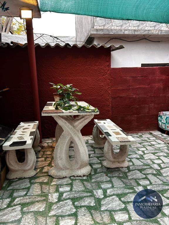 Venta 3 Casas con Renta y Cochera en Jardines del Hipódromo