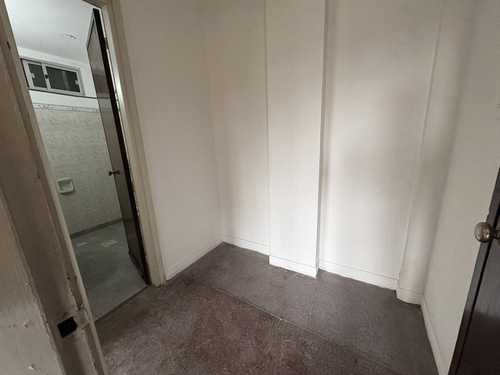 Alquiler  Apartamento al frente con un dormitorio y terraza