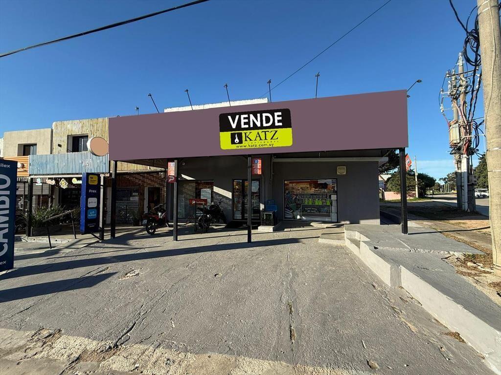 Ruta 10, gran esquina  corazón de la Barra, 9 mts de frente