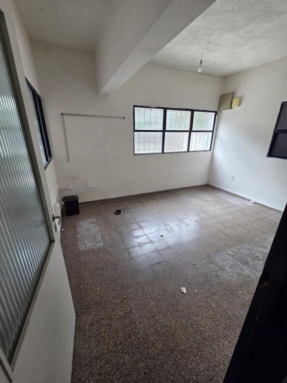 Proximo  Bv Batlle y Ordoñez y Varela, 511 m2 edificados, t