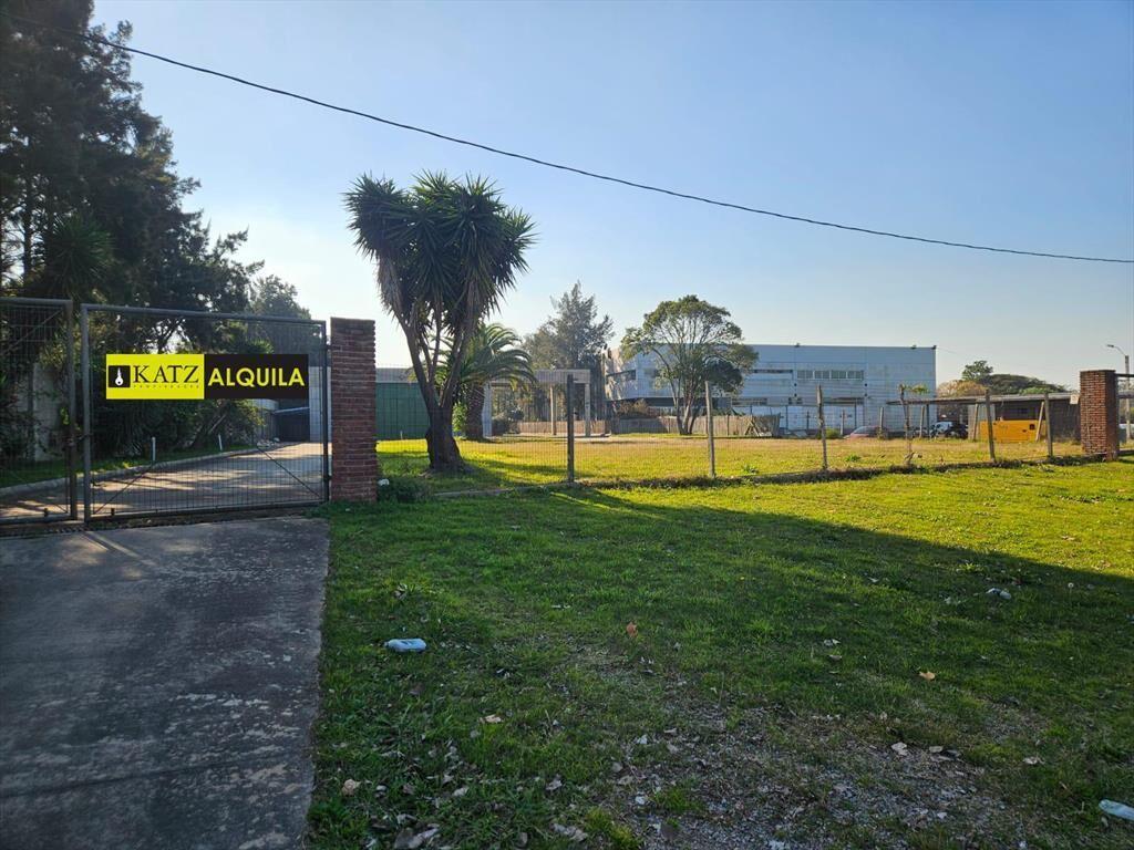 Camino Carrasco y Cooper, 4257 m2 de terreno, 600 m2 constr