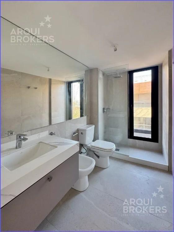 Apartamento de dos dormitorios en alquiler en Barra de Carr