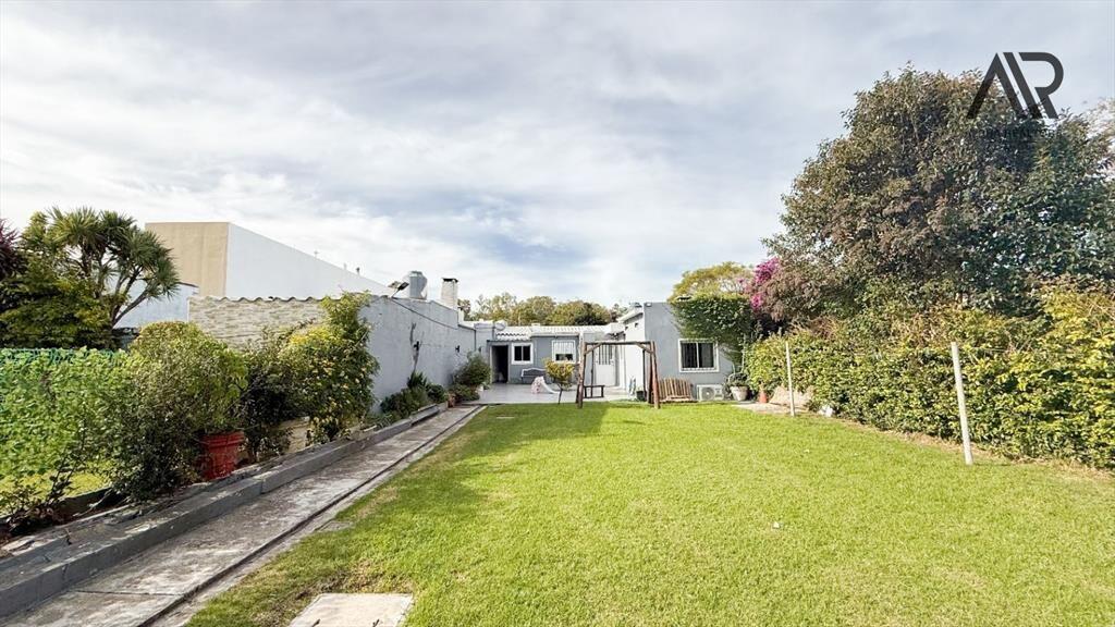 VENTA DOS CASAS CON RENTA 8% BRUTAUSD ISMO PADRON MALVÍN...