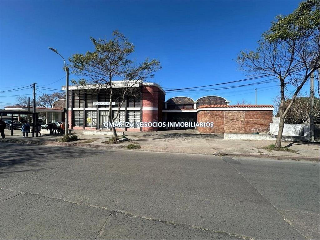 VENTA LOCAL COMRCIAL EN LA TEJA, GALPON, DEPOSITO, ENTRADA