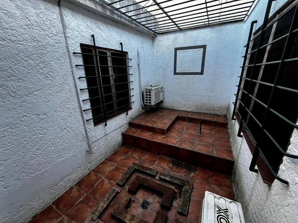 Ciudad de Guayaquil esq Caramuru 4 dorm. 300 m2, piscina y