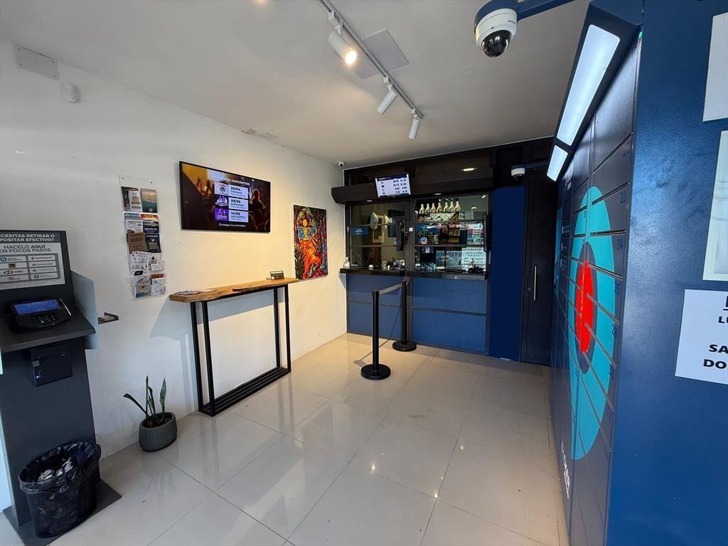 Ruta 10, centro comercial de La Barra, 3,5 mts de frente, 6